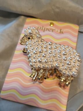 Piper K Pearl-Embellished Sheep Hair Clip - White and Gold LS